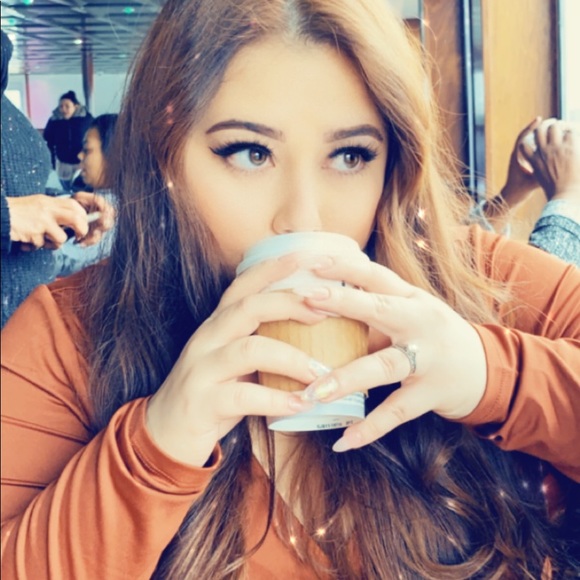 Meet your Posher, Edith - Picture 1 of 1